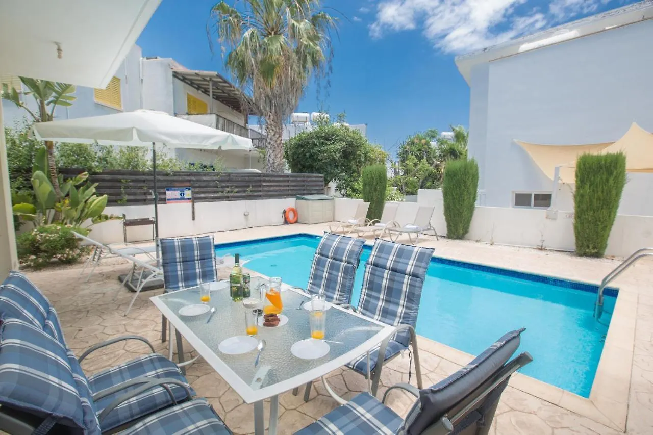 Delfini Villas 0*, Протарас